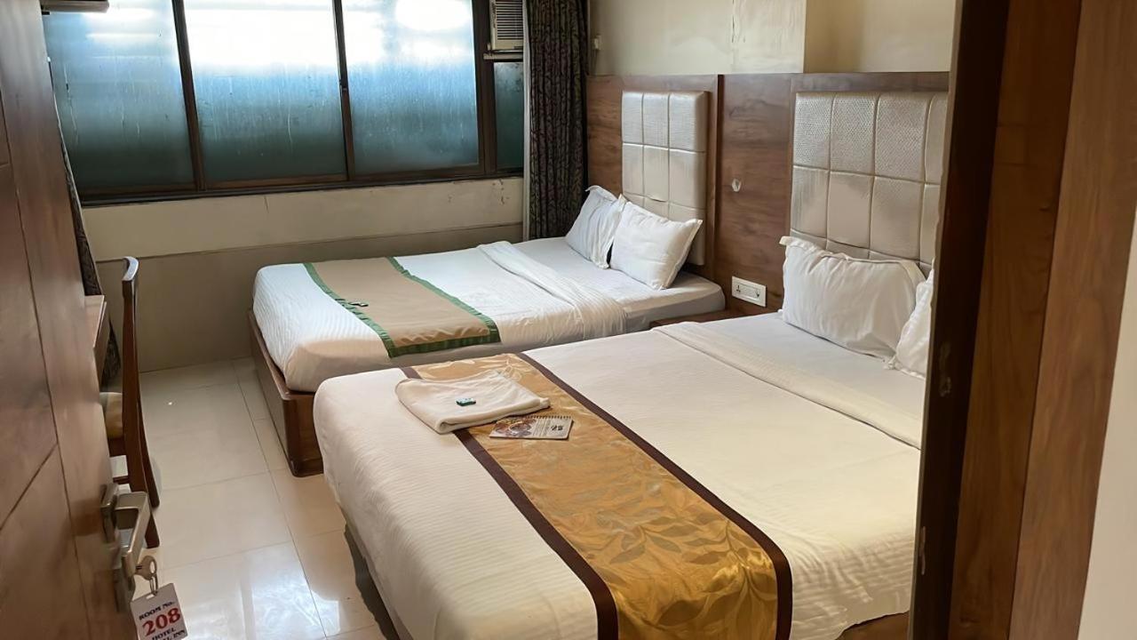 Glitz Hotels Regal International - Nr International Airport Mumbai — Photos 1